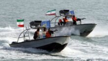 Photo of إيران تصادر سفينة أجنبية تنقل وقودا مهربا وتحتجز طاقمها