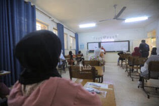 Photo of طلبة التوجيهي يتقدمون لامتحان اللغة العربية اليوم