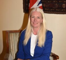Photo of وزيرة بخارجية بريطانيا تجتمع الأحد مع مسؤولين في الأردن