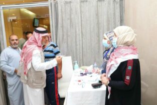 Photo of وزير الأوقاف يطلع على خدمات البعثة الطبية للحجاج