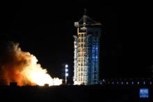 Photo of الصين تطلق ثلاثة أقمار صناعية بواسطة صاروخ تجاري