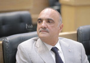 Photo of رئيس الوزراء يهنئ الفايز بتعيينه رئيسا لمجلس الأعيان