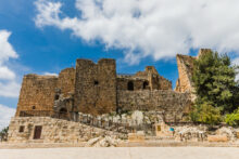 Photo of “السياحة” تُحيل عطاءات تنفيذ سياج معدني حول قلعة عجلون وموقع جرش