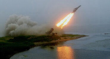 Photo of سول: كوريا الشمالية تطلق صاروخا باليستيا قبل زيارة كاملا هاريس