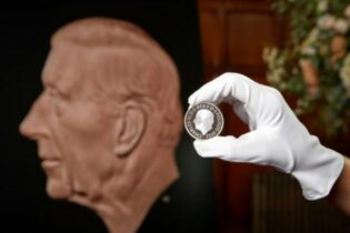 Photo of بريطانيا: عملات معدنية جديدة تحمل صورة الملك تشارلز الثالث