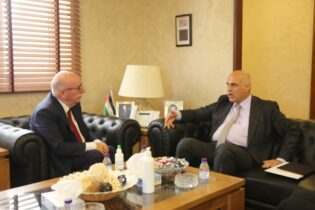 Photo of وزير الأشغال يبحث سبل تعزيز آفاق التعاون مع أذربيجان