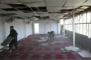Photo of قتلى وجرحى في تفجير مسجد وزير أكبر في المنطقة الخضراء بكابل