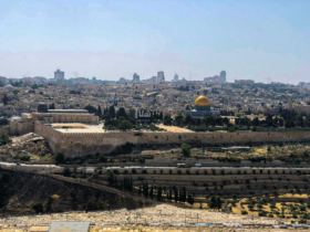 Photo of مفتي القدس يدين هدم الاحتلال لمسجد رسول الله في دورا جنوبي الخليل