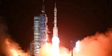 Photo of الصين تطلق سفينة الفضاء المأهولة “شنتشو-15”