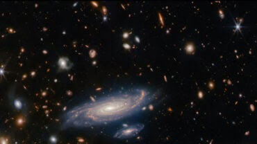 Photo of صورة مذهلة لمجرة بعيدة في الفضاء