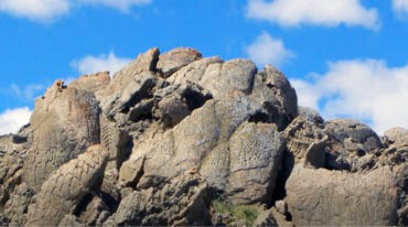 Photo of سر نقش “محمد هو نبي الله” على صخرة في الولايات المتحدة!