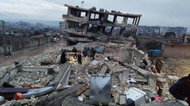 Photo of حصيلة الزلزال في تركيا وسوريا تتجاوز 5 آلاف قتيل