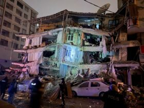 Photo of مقتل 15 على الأقل جراء زلزال جنوب تركيا